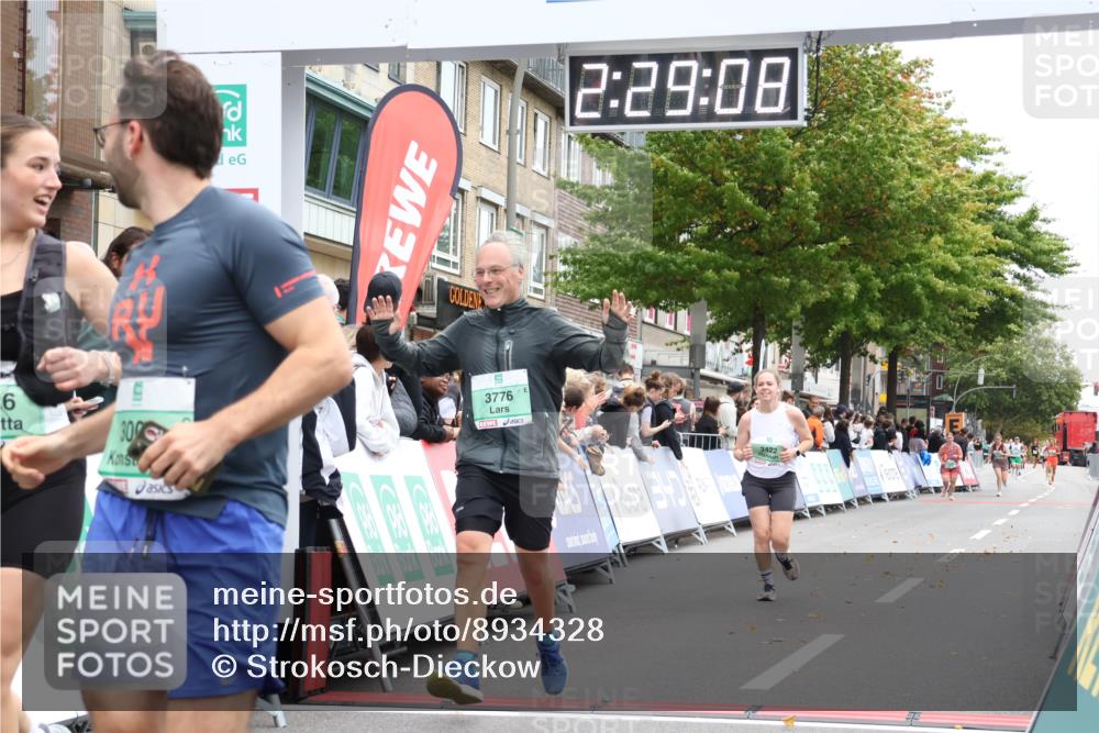 21.09.2025 - PSD Bank Halbmarathon Strokosch-Dieckow http://msf.ph/oto/8934328 21.09.2025 12:28:31 Ziel 2726, 3000, 3422, 3776 meine-sportfotos.de