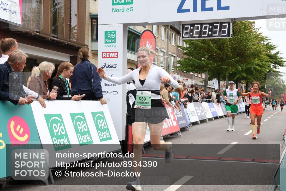 21.09.2025 - PSD Bank Halbmarathon Strokosch-Dieckow http://msf.ph/oto/8934390 21.09.2025 12:28:56 Ziel 1065, 1573, 3239, 3684 meine-sportfotos.de