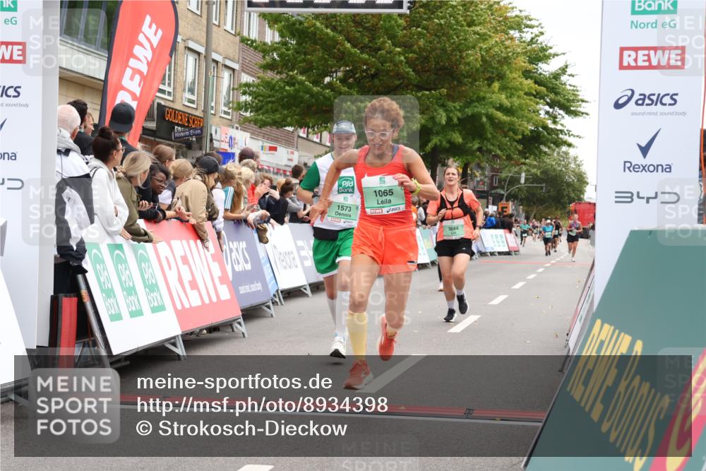 21.09.2025 - PSD Bank Halbmarathon Strokosch-Dieckow http://msf.ph/oto/8934398 21.09.2025 12:28:58 Ziel 1065, 1573, 3239, 3684, 3685 meine-sportfotos.de