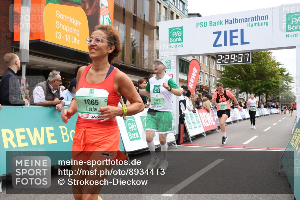21.09.2025 - PSD Bank Halbmarathon Strokosch-Dieckow http://msf.ph/oto/8934413 21.09.2025 12:29:00 Ziel 1065, 1573, 3239, 3684, 3685 meine-sportfotos.de