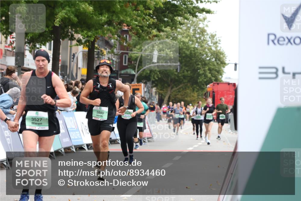 21.09.2025 - PSD Bank Halbmarathon Strokosch-Dieckow http://msf.ph/oto/8934460 21.09.2025 12:29:15 Ziel 1652, 3527, 3633 meine-sportfotos.de