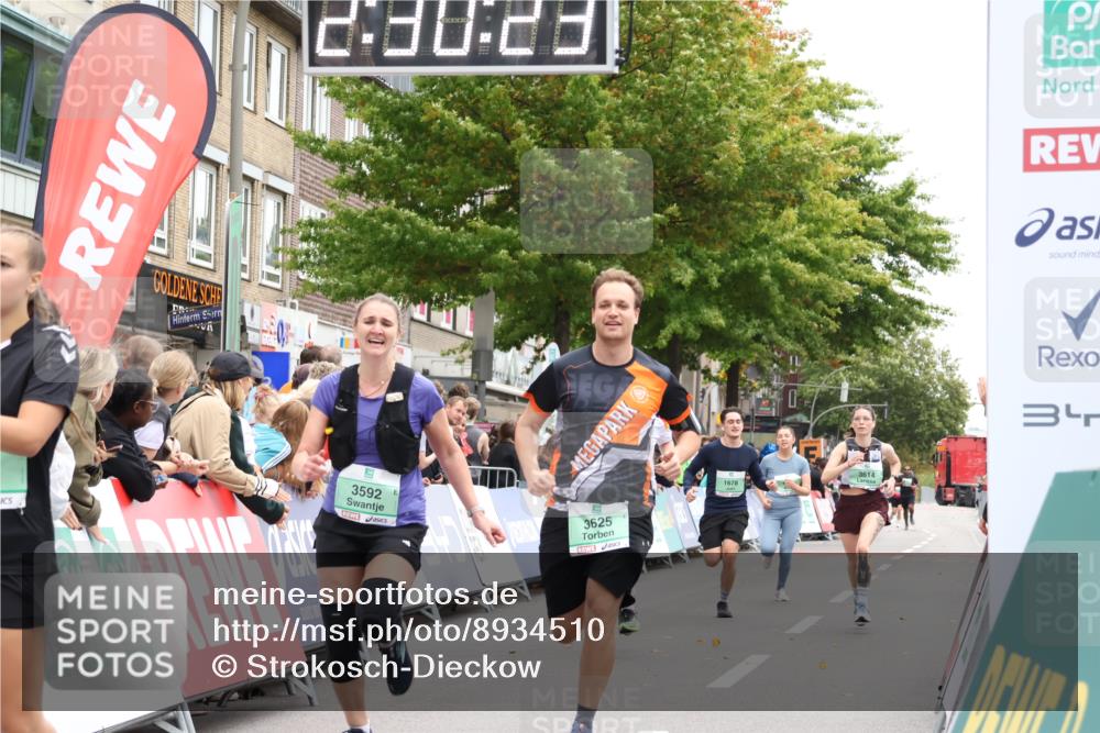 21.09.2025 - PSD Bank Halbmarathon Strokosch-Dieckow http://msf.ph/oto/8934510 21.09.2025 12:29:46 Ziel 1678, 2845, 3592, 3614, 3625, 3741 meine-sportfotos.de