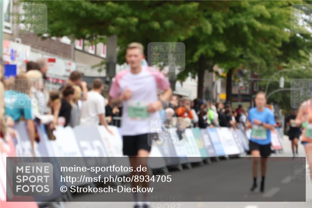 21.09.2025 - PSD Bank Halbmarathon Strokosch-Dieckow http://msf.ph/oto/8934705 21.09.2025 12:31:03 Ziel 2948, 3470, 3581, 3730, 3884 meine-sportfotos.de