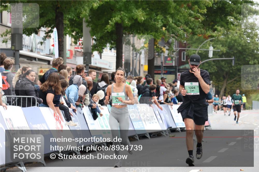 21.09.2025 - PSD Bank Halbmarathon Strokosch-Dieckow http://msf.ph/oto/8934739 21.09.2025 12:31:11 Ziel 2948, 3581, 3730 meine-sportfotos.de