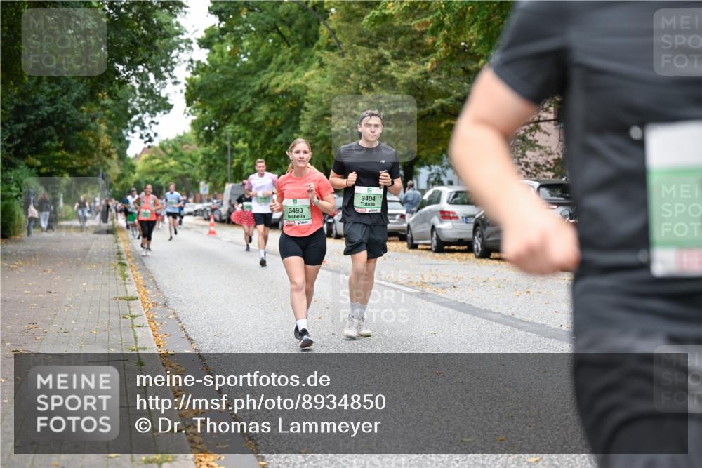 21.09.2025 - PSD Bank Halbmarathon Dr. Thomas Lammeyer http://msf.ph/oto/8934850 21.09.2025 10:57:20 Laufen 3493, 3494 meine-sportfotos.de