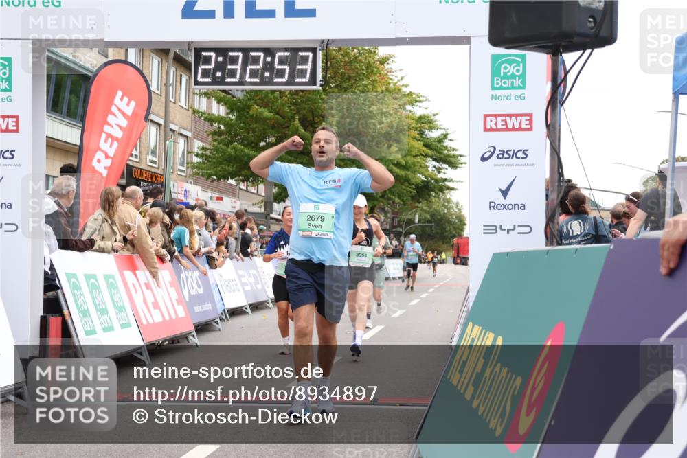 21.09.2025 - PSD Bank Halbmarathon Strokosch-Dieckow http://msf.ph/oto/8934897 21.09.2025 12:32:17 Ziel 1595, 1596, 2679, 3289, 3316, 3789, 3994 meine-sportfotos.de