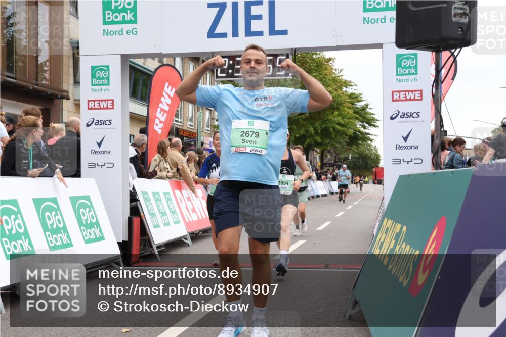 21.09.2025 - PSD Bank Halbmarathon Strokosch-Dieckow http://msf.ph/oto/8934907 21.09.2025 12:32:19 Ziel 1595, 1596, 2679, 3289, 3316, 3789, 3994 meine-sportfotos.de