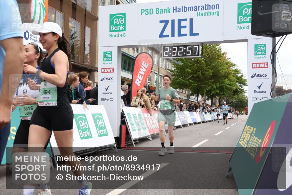 21.09.2025 - PSD Bank Halbmarathon Strokosch-Dieckow http://msf.ph/oto/8934917 21.09.2025 12:32:21 Ziel 2679, 3289, 3316, 3789, 3994 meine-sportfotos.de