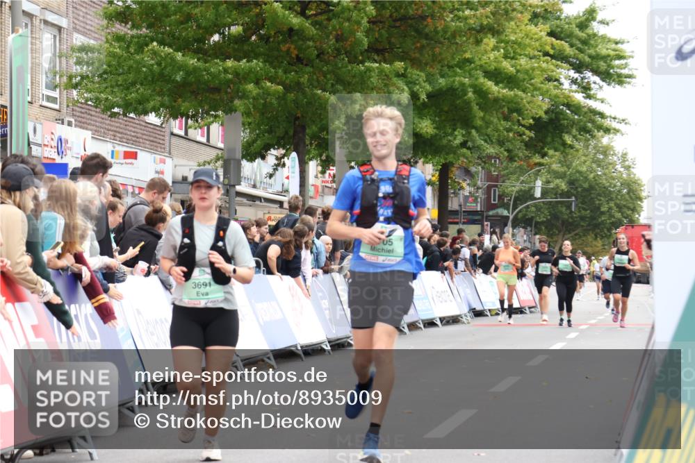 21.09.2025 - PSD Bank Halbmarathon Strokosch-Dieckow http://msf.ph/oto/8935009 21.09.2025 12:33:14 Ziel 3691, 3705 meine-sportfotos.de