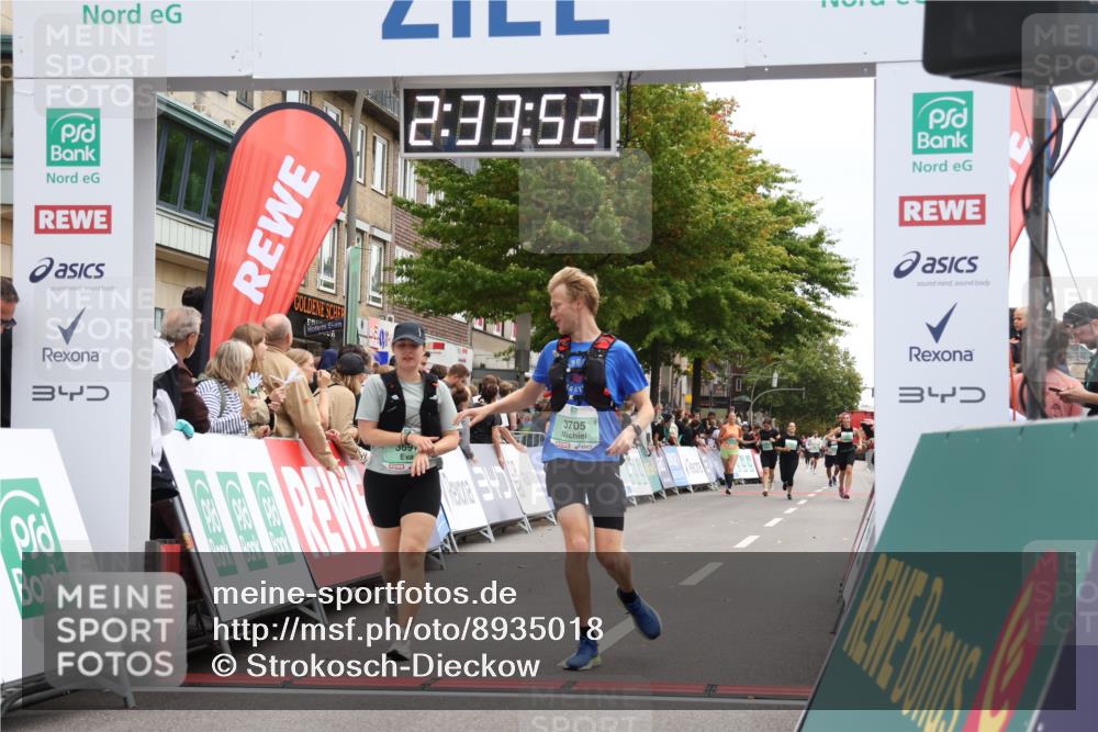 21.09.2025 - PSD Bank Halbmarathon Strokosch-Dieckow http://msf.ph/oto/8935018 21.09.2025 12:33:15 Ziel 3691, 3705 meine-sportfotos.de