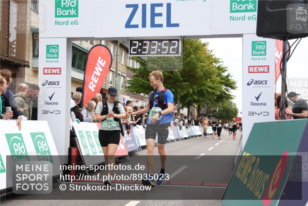21.09.2025 - PSD Bank Halbmarathon Strokosch-Dieckow http://msf.ph/oto/8935023 21.09.2025 12:33:16 Ziel 3691, 3705 meine-sportfotos.de