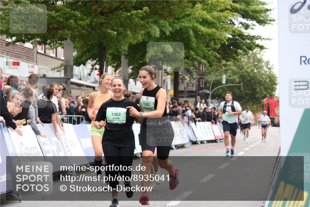 21.09.2025 - PSD Bank Halbmarathon Strokosch-Dieckow http://msf.ph/oto/8935041 21.09.2025 12:33:24 Ziel 1301, 1302, 3250, 3370 meine-sportfotos.de