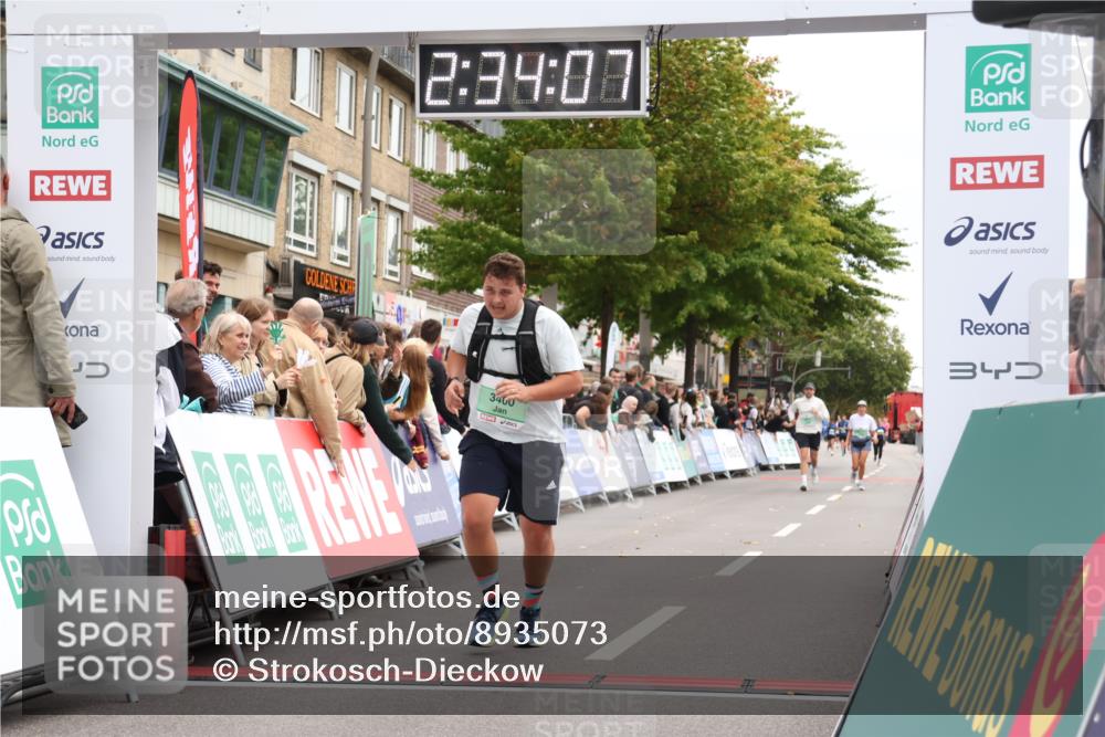 21.09.2025 - PSD Bank Halbmarathon Strokosch-Dieckow http://msf.ph/oto/8935073 21.09.2025 12:33:31 Ziel 1301, 1302, 3250, 3370, 3400 meine-sportfotos.de