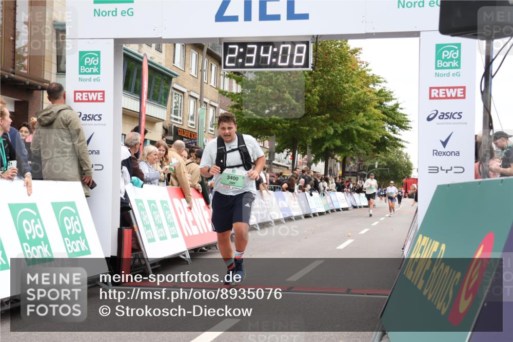 21.09.2025 - PSD Bank Halbmarathon Strokosch-Dieckow http://msf.ph/oto/8935076 21.09.2025 12:33:32 Ziel 1301, 1302, 3250, 3370, 3400 meine-sportfotos.de