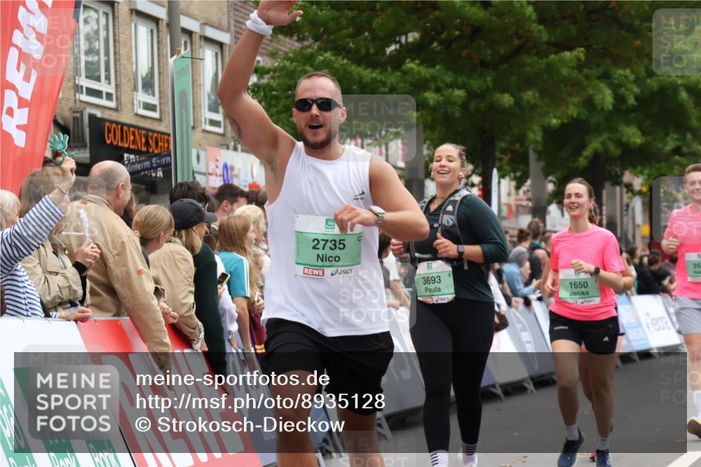 21.09.2025 - PSD Bank Halbmarathon Strokosch-Dieckow http://msf.ph/oto/8935128 21.09.2025 12:34:07 Ziel 1650, 2735, 3509, 3525, 3693, 3697, 3806, 3825 meine-sportfotos.de