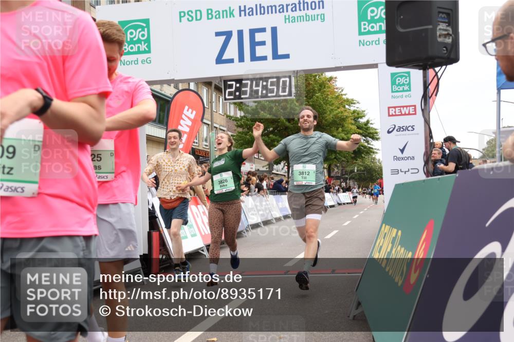 21.09.2025 - PSD Bank Halbmarathon Strokosch-Dieckow http://msf.ph/oto/8935171 21.09.2025 12:34:14 Ziel 1650, 2735, 3509, 3525, 3693, 3697, 3812, 3826, 3862 meine-sportfotos.de