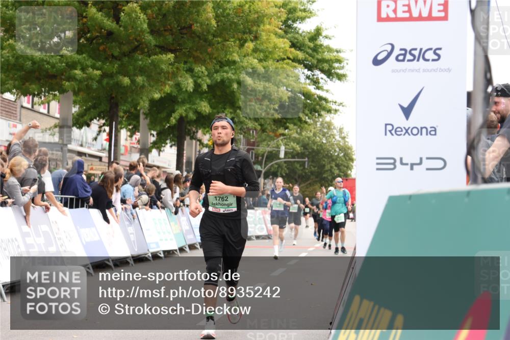 21.09.2025 - PSD Bank Halbmarathon Strokosch-Dieckow http://msf.ph/oto/8935242 21.09.2025 12:34:58 Ziel 1417, 1762, 3216, 3675 meine-sportfotos.de