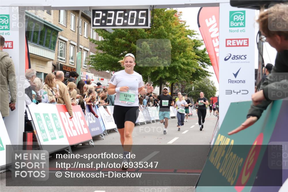 21.09.2025 - PSD Bank Halbmarathon Strokosch-Dieckow http://msf.ph/oto/8935347 21.09.2025 12:35:29 Ziel 1278, 1279, 1341, 3322, 3442, 3883 meine-sportfotos.de