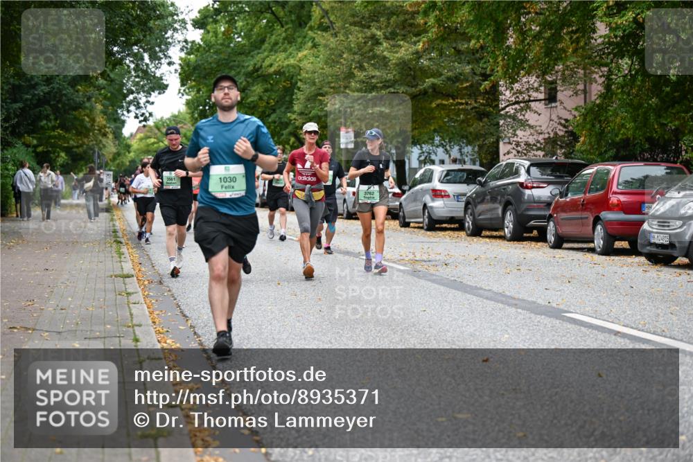 21.09.2025 - PSD Bank Halbmarathon Dr. Thomas Lammeyer http://msf.ph/oto/8935371 21.09.2025 10:58:26 Laufen 3561, 1030, 3762, 4915 meine-sportfotos.de