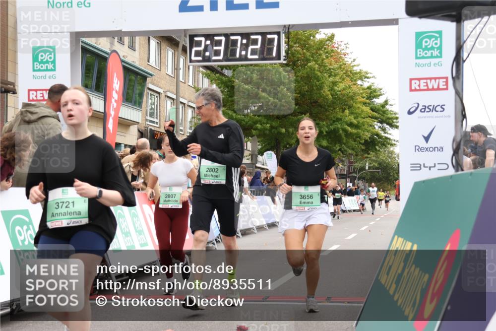 21.09.2025 - PSD Bank Halbmarathon Strokosch-Dieckow http://msf.ph/oto/8935511 21.09.2025 12:36:51 Ziel 2802, 2807, 3656, 3721, 3772 meine-sportfotos.de