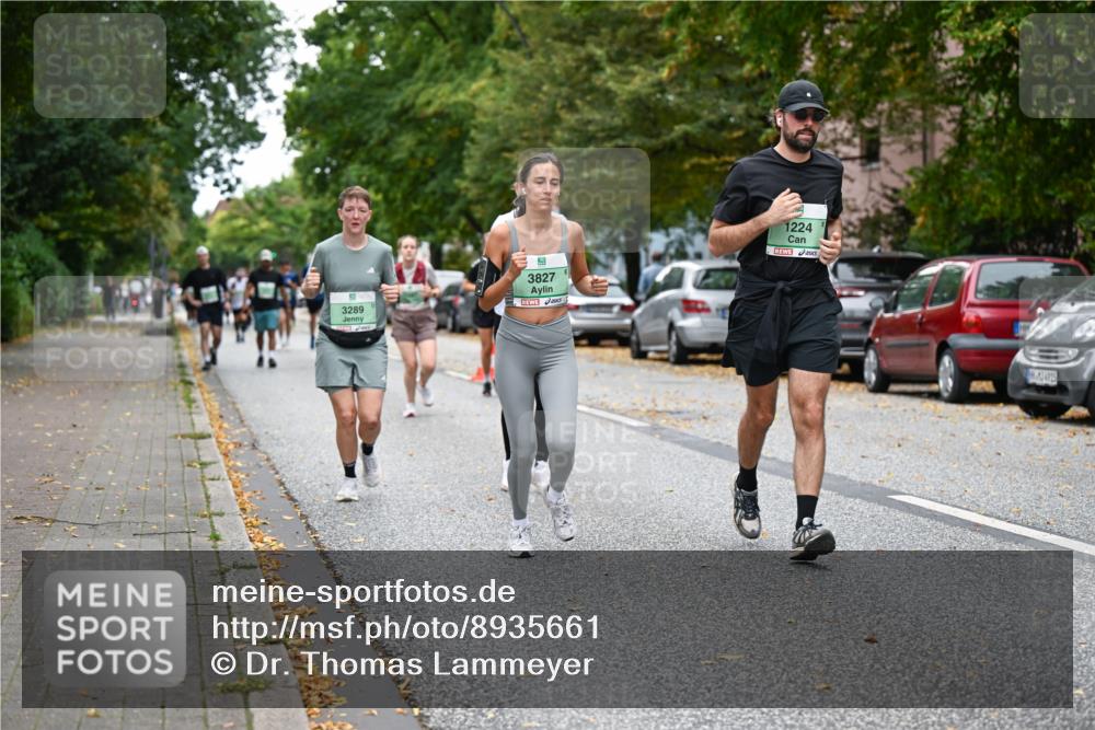 21.09.2025 - PSD Bank Halbmarathon Dr. Thomas Lammeyer http://msf.ph/oto/8935661 21.09.2025 10:59:09 Laufen 3289, 3827, 1224 meine-sportfotos.de