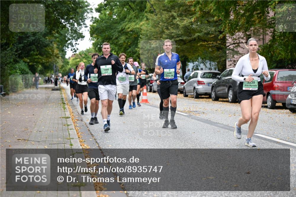 21.09.2025 - PSD Bank Halbmarathon Dr. Thomas Lammeyer http://msf.ph/oto/8935747 21.09.2025 10:59:32 Laufen 1678, 1680, 1384, 3387, 1681, 3239 meine-sportfotos.de