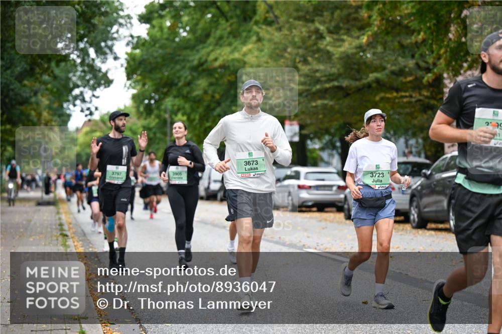 21.09.2025 - PSD Bank Halbmarathon Dr. Thomas Lammeyer http://msf.ph/oto/8936047 21.09.2025 11:00:41 Laufen 3797, 3905, 3673, 3723 meine-sportfotos.de