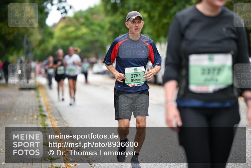 21.09.2025 - PSD Bank Halbmarathon Dr. Thomas Lammeyer http://msf.ph/oto/8936600 21.09.2025 11:02:49 Laufen 3751, 3577 meine-sportfotos.de