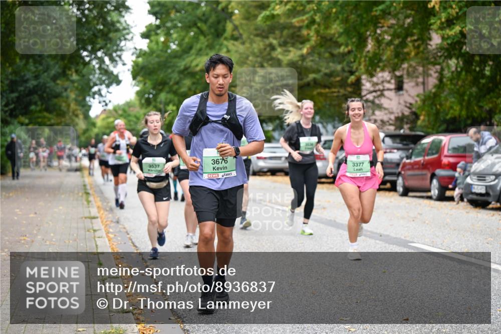 21.09.2025 - PSD Bank Halbmarathon Dr. Thomas Lammeyer http://msf.ph/oto/8936837 21.09.2025 11:03:40 Laufen 3537, 3676, 3377 meine-sportfotos.de