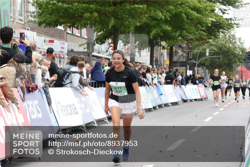 21.09.2025 - PSD Bank Halbmarathon Strokosch-Dieckow http://msf.ph/oto/8937953 21.09.2025 12:38:01 Ziel 3377, 3405, 3553, 3717 meine-sportfotos.de