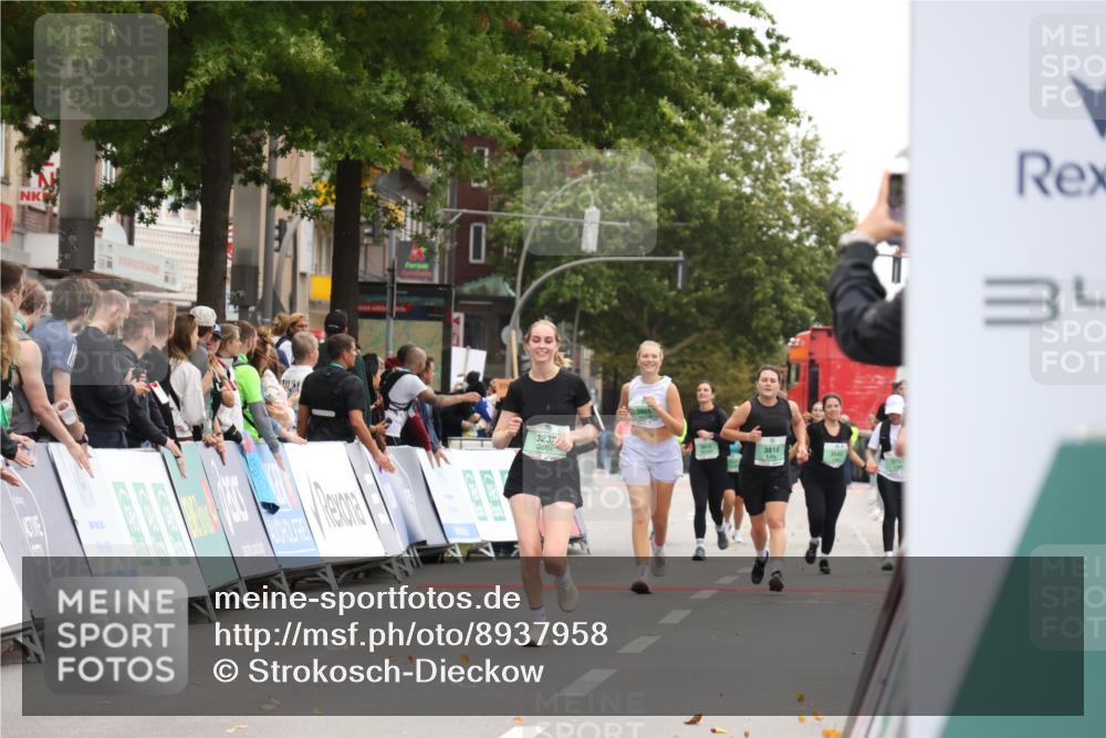 21.09.2025 - PSD Bank Halbmarathon Strokosch-Dieckow http://msf.ph/oto/8937958 21.09.2025 12:38:04 Ziel 3377, 3405, 3553, 3717 meine-sportfotos.de