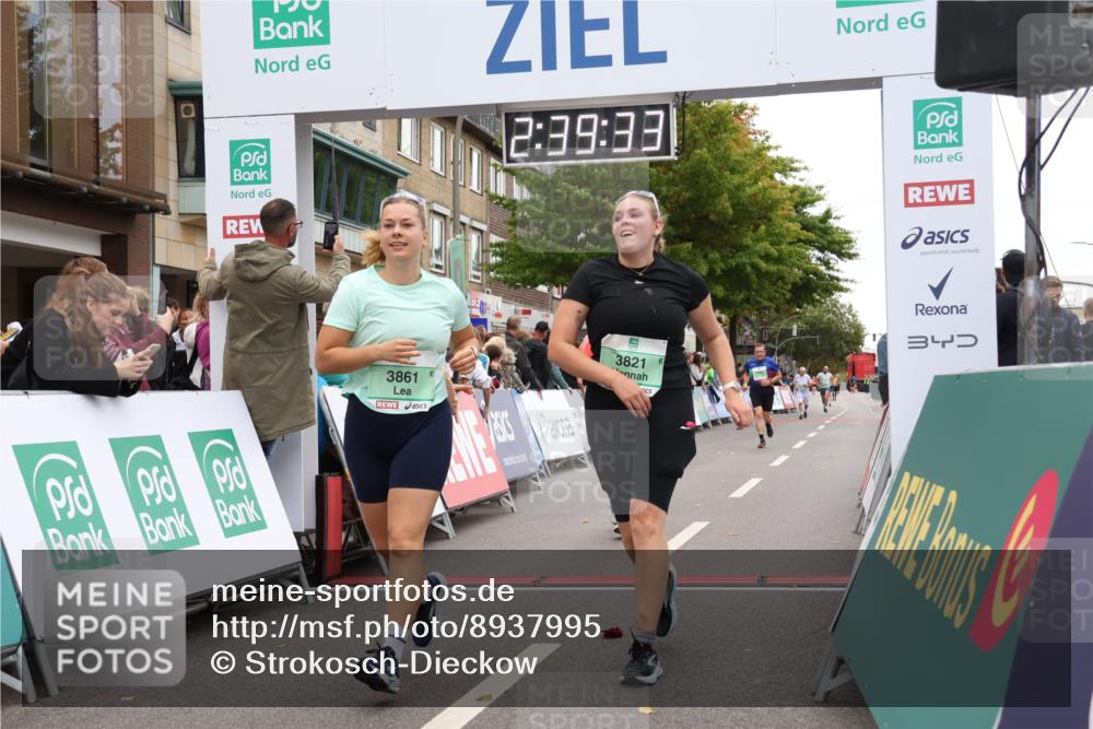 21.09.2025 - PSD Bank Halbmarathon Strokosch-Dieckow http://msf.ph/oto/8937995 21.09.2025 12:38:57 Ziel 3158, 3821, 3861 meine-sportfotos.de