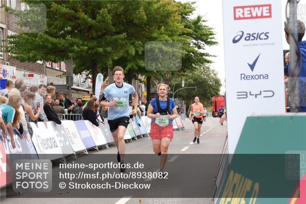 21.09.2025 - PSD Bank Halbmarathon Strokosch-Dieckow http://msf.ph/oto/8938082 21.09.2025 12:40:47 Ziel 1683, 1684 meine-sportfotos.de