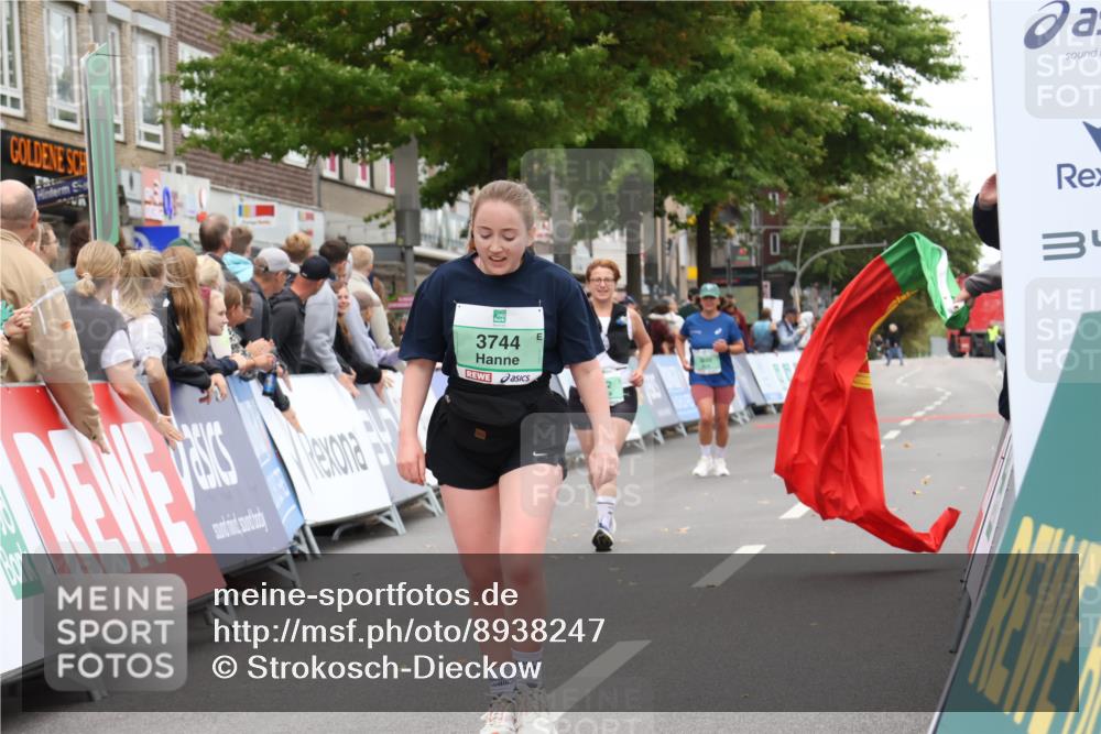 21.09.2025 - PSD Bank Halbmarathon Strokosch-Dieckow http://msf.ph/oto/8938247 21.09.2025 12:44:30 Ziel 1516, 3712, 3744 meine-sportfotos.de