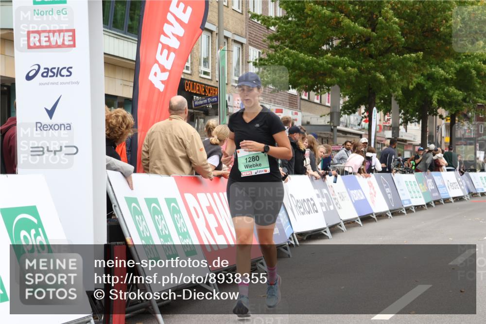 21.09.2025 - PSD Bank Halbmarathon Strokosch-Dieckow http://msf.ph/oto/8938355 21.09.2025 12:48:07 Ziel 1280, 1974 meine-sportfotos.de