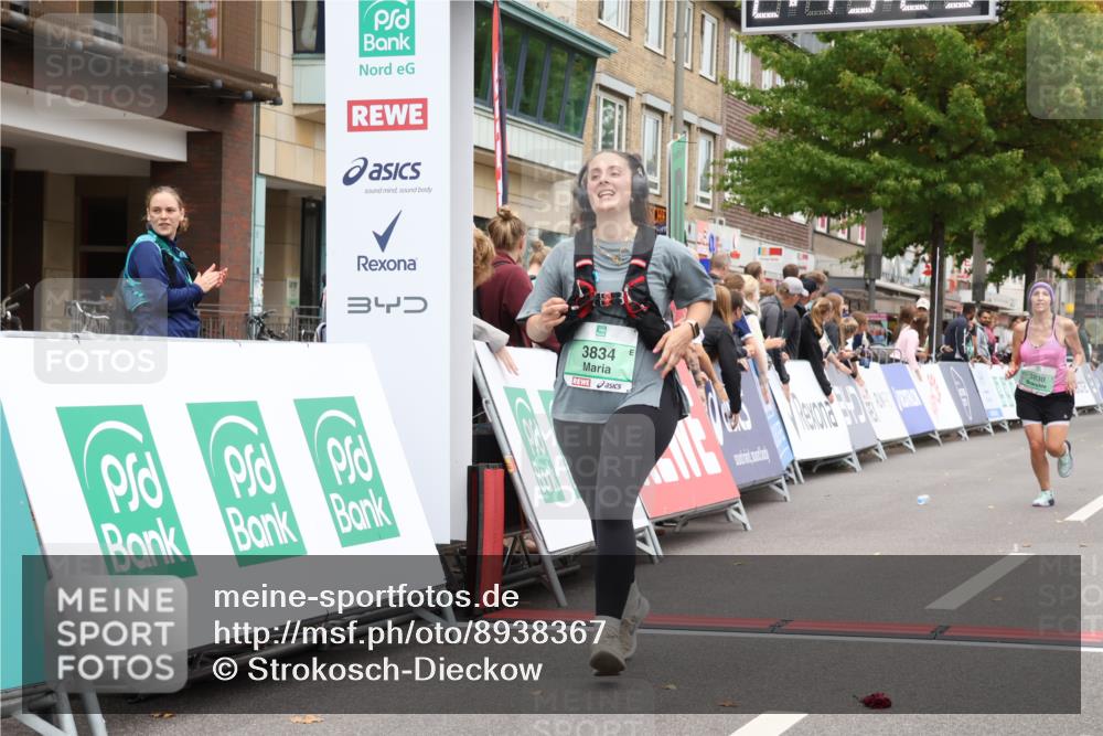 21.09.2025 - PSD Bank Halbmarathon Strokosch-Dieckow http://msf.ph/oto/8938367 21.09.2025 12:48:49 Ziel 3830, 3834 meine-sportfotos.de