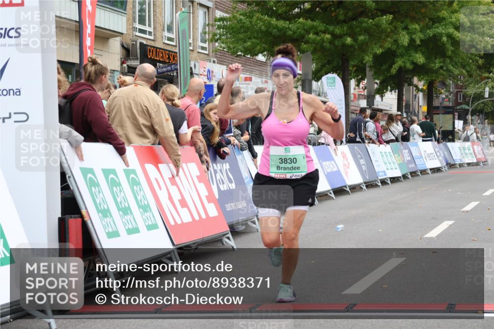 21.09.2025 - PSD Bank Halbmarathon Strokosch-Dieckow http://msf.ph/oto/8938371 21.09.2025 12:48:52 Ziel 3830, 3834 meine-sportfotos.de