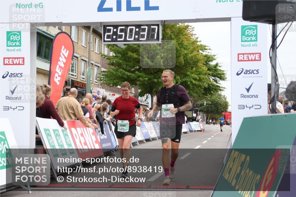 21.09.2025 - PSD Bank Halbmarathon Strokosch-Dieckow http://msf.ph/oto/8938419 21.09.2025 12:50:01 Ziel 3303, 3985, 3992 meine-sportfotos.de
