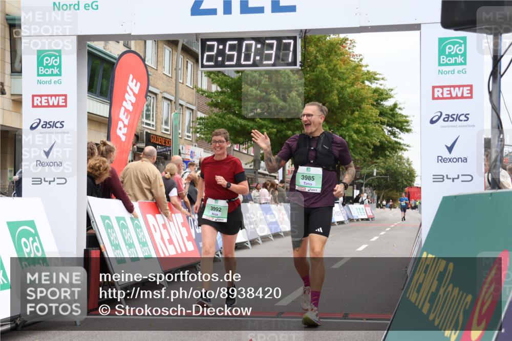 21.09.2025 - PSD Bank Halbmarathon Strokosch-Dieckow http://msf.ph/oto/8938420 21.09.2025 12:50:01 Ziel 3303, 3985, 3992 meine-sportfotos.de