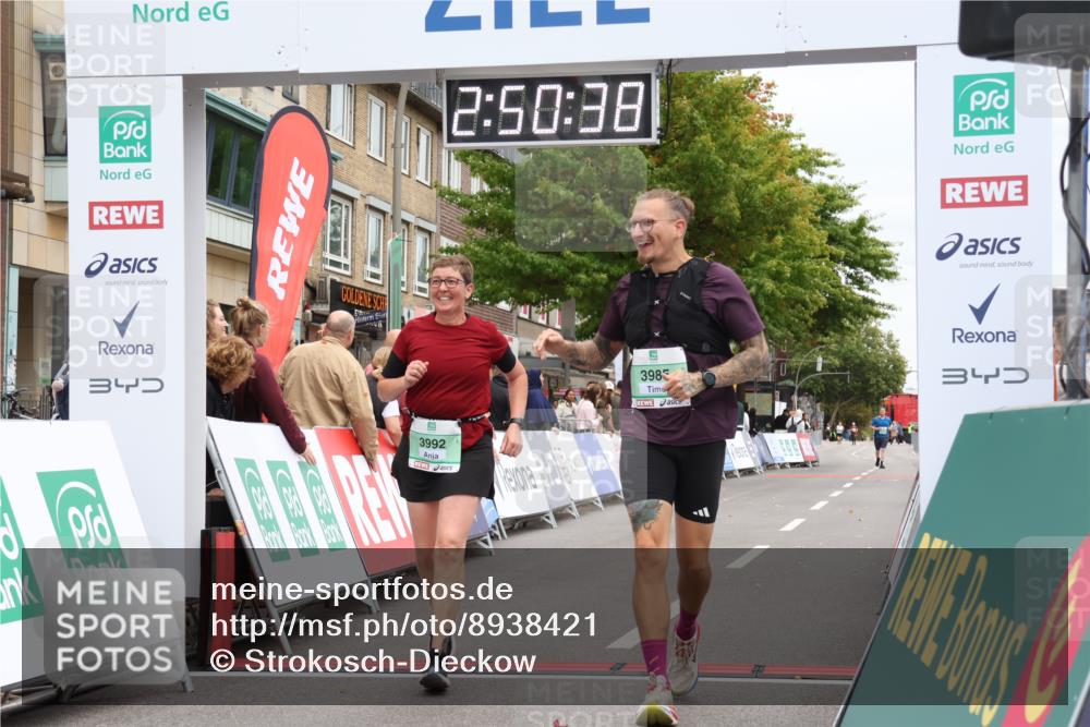 21.09.2025 - PSD Bank Halbmarathon Strokosch-Dieckow http://msf.ph/oto/8938421 21.09.2025 12:50:02 Ziel 1865, 3303, 3985, 3992 meine-sportfotos.de