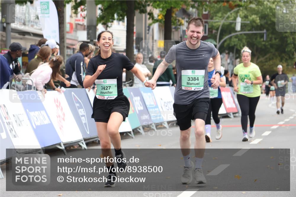 21.09.2025 - PSD Bank Halbmarathon Strokosch-Dieckow http://msf.ph/oto/8938500 21.09.2025 12:53:03 Ziel 3384, 3427, 3687 meine-sportfotos.de