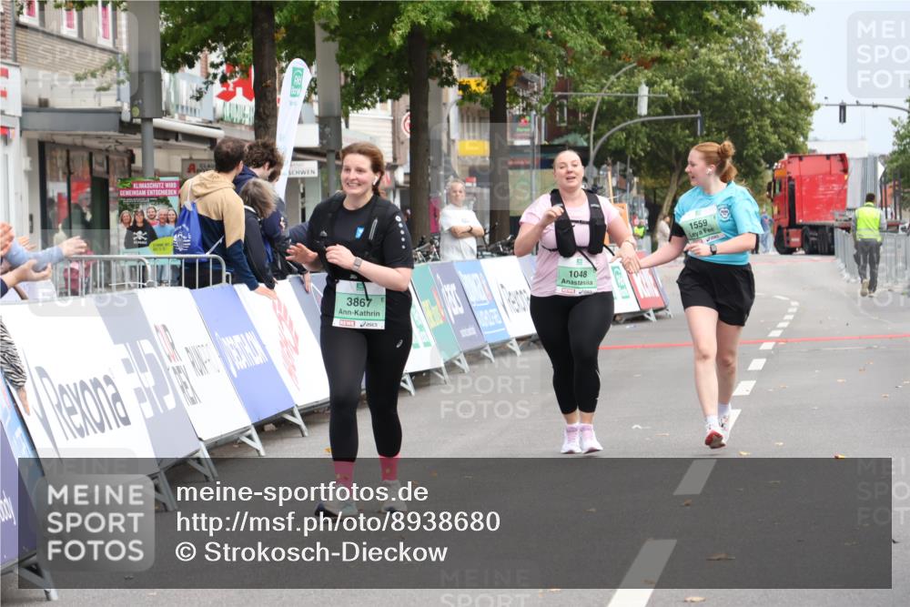 21.09.2025 - PSD Bank Halbmarathon Strokosch-Dieckow http://msf.ph/oto/8938680 21.09.2025 13:02:56 Ziel 1048, 3867 meine-sportfotos.de