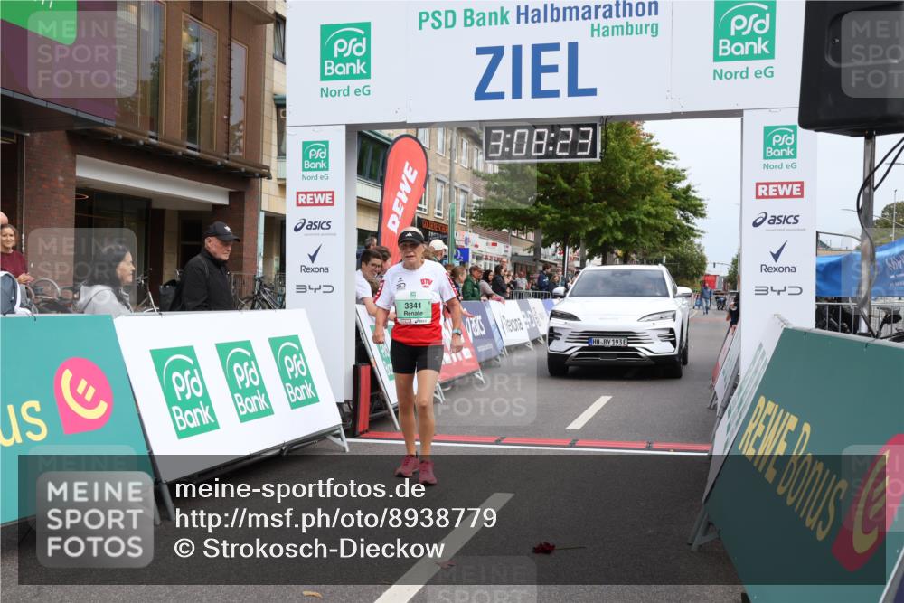 21.09.2025 - PSD Bank Halbmarathon Strokosch-Dieckow http://msf.ph/oto/8938779 21.09.2025 13:07:47 Ziel 3613, 3841 meine-sportfotos.de