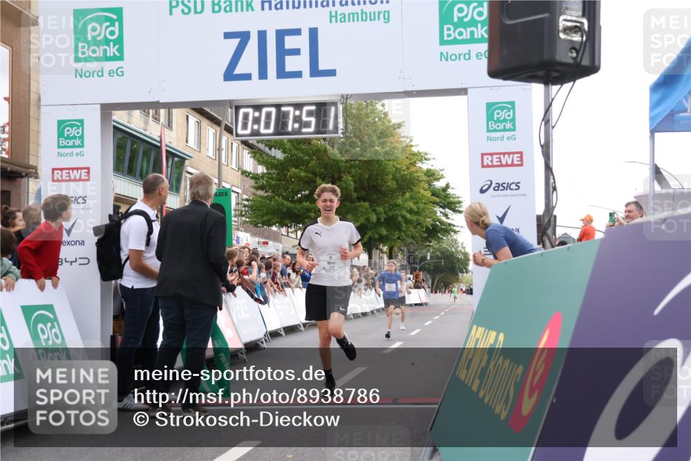 21.09.2025 - PSD Bank Halbmarathon Strokosch-Dieckow http://msf.ph/oto/8938786 21.09.2025 10:25:22 Ziel 310, 359, 378 meine-sportfotos.de