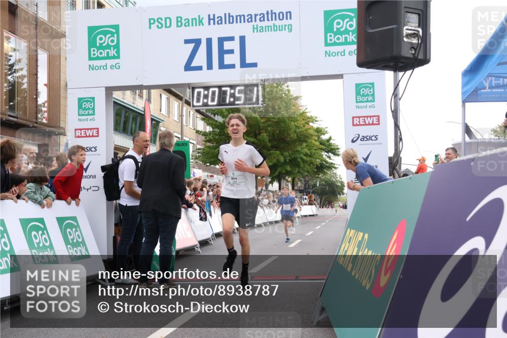 21.09.2025 - PSD Bank Halbmarathon Strokosch-Dieckow http://msf.ph/oto/8938787 21.09.2025 10:25:23 Ziel 310, 359, 378 meine-sportfotos.de