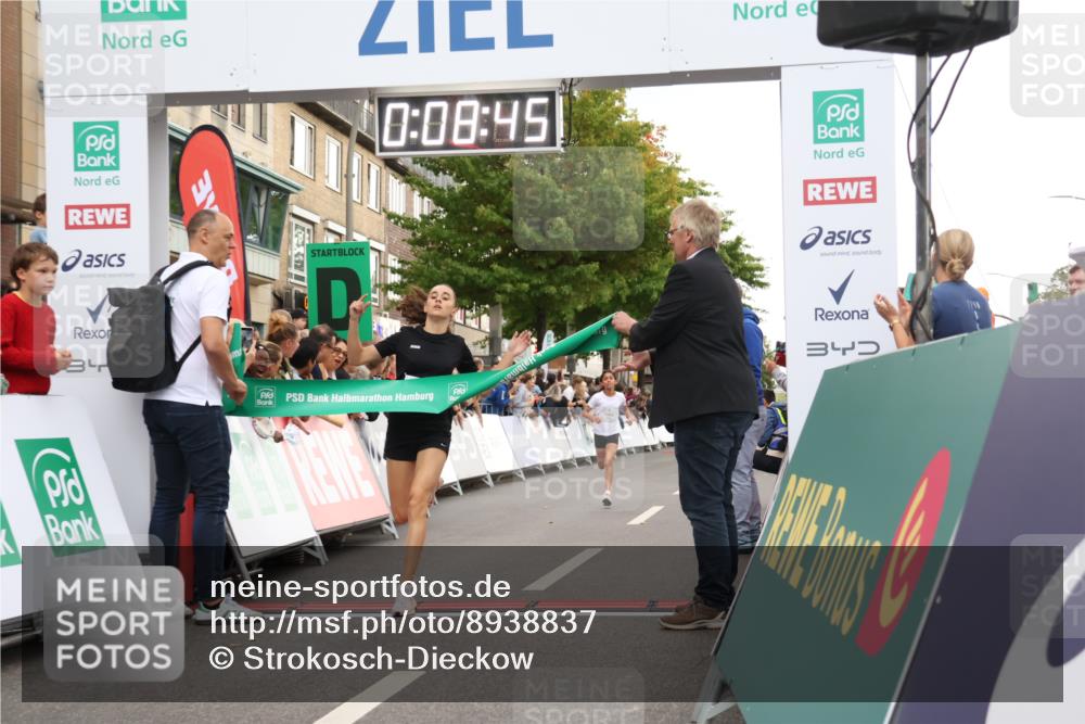 21.09.2025 - PSD Bank Halbmarathon Strokosch-Dieckow http://msf.ph/oto/8938837 21.09.2025 10:26:17 Ziel 106, 211, 214, 226, 314 meine-sportfotos.de