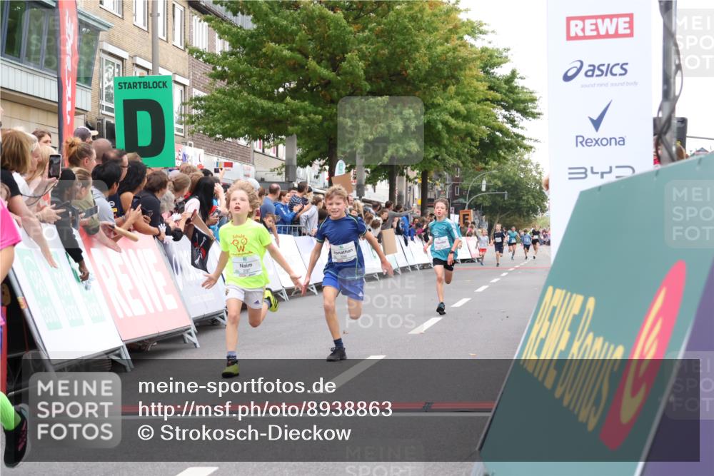 21.09.2025 - PSD Bank Halbmarathon Strokosch-Dieckow http://msf.ph/oto/8938863 21.09.2025 10:26:48 Ziel 111, 143, 152, 297, 347, 348, 379, 396 meine-sportfotos.de