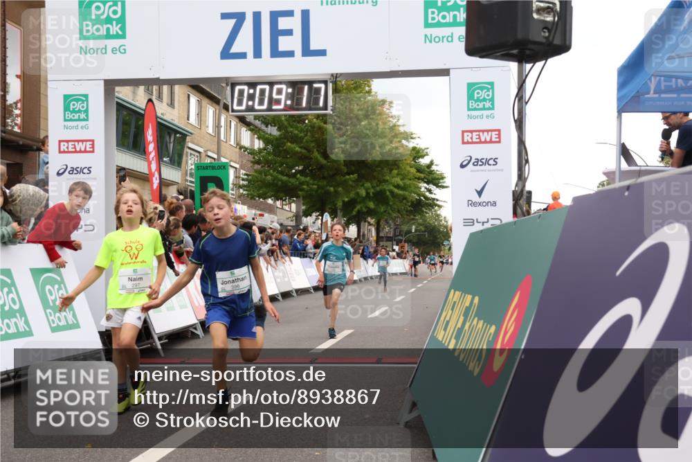 21.09.2025 - PSD Bank Halbmarathon Strokosch-Dieckow http://msf.ph/oto/8938867 21.09.2025 10:26:49 Ziel 111, 143, 152, 297, 348, 379, 396 meine-sportfotos.de