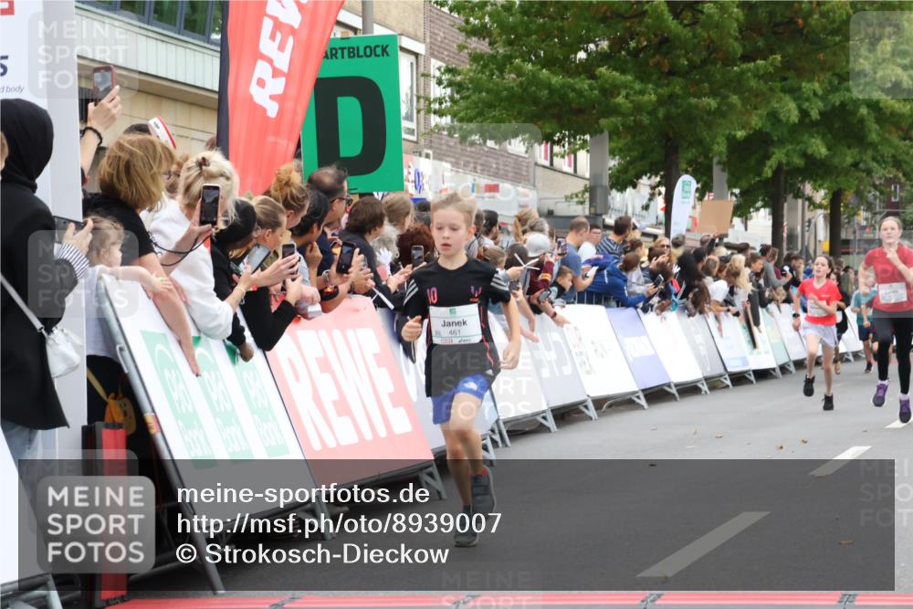 21.09.2025 - PSD Bank Halbmarathon Strokosch-Dieckow http://msf.ph/oto/8939007 21.09.2025 10:28:30 Ziel 157, 158, 163, 215, 240, 270, 316, 425, 461 meine-sportfotos.de