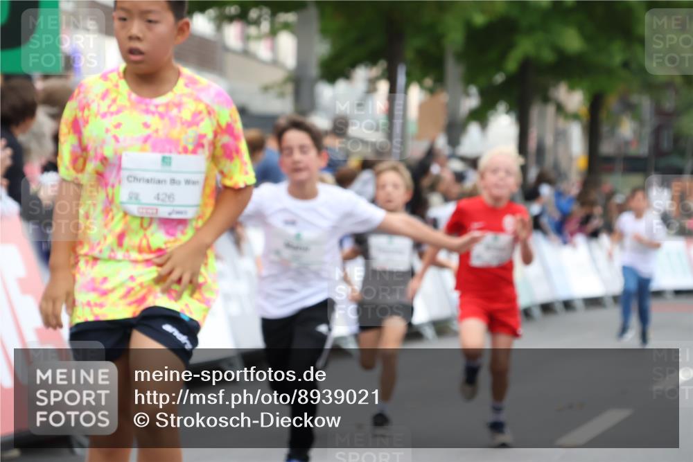 21.09.2025 - PSD Bank Halbmarathon Strokosch-Dieckow http://msf.ph/oto/8939021 21.09.2025 10:28:38 Ziel 123, 150, 157, 197, 204, 205, 215, 317, 321, 426, 461 meine-sportfotos.de